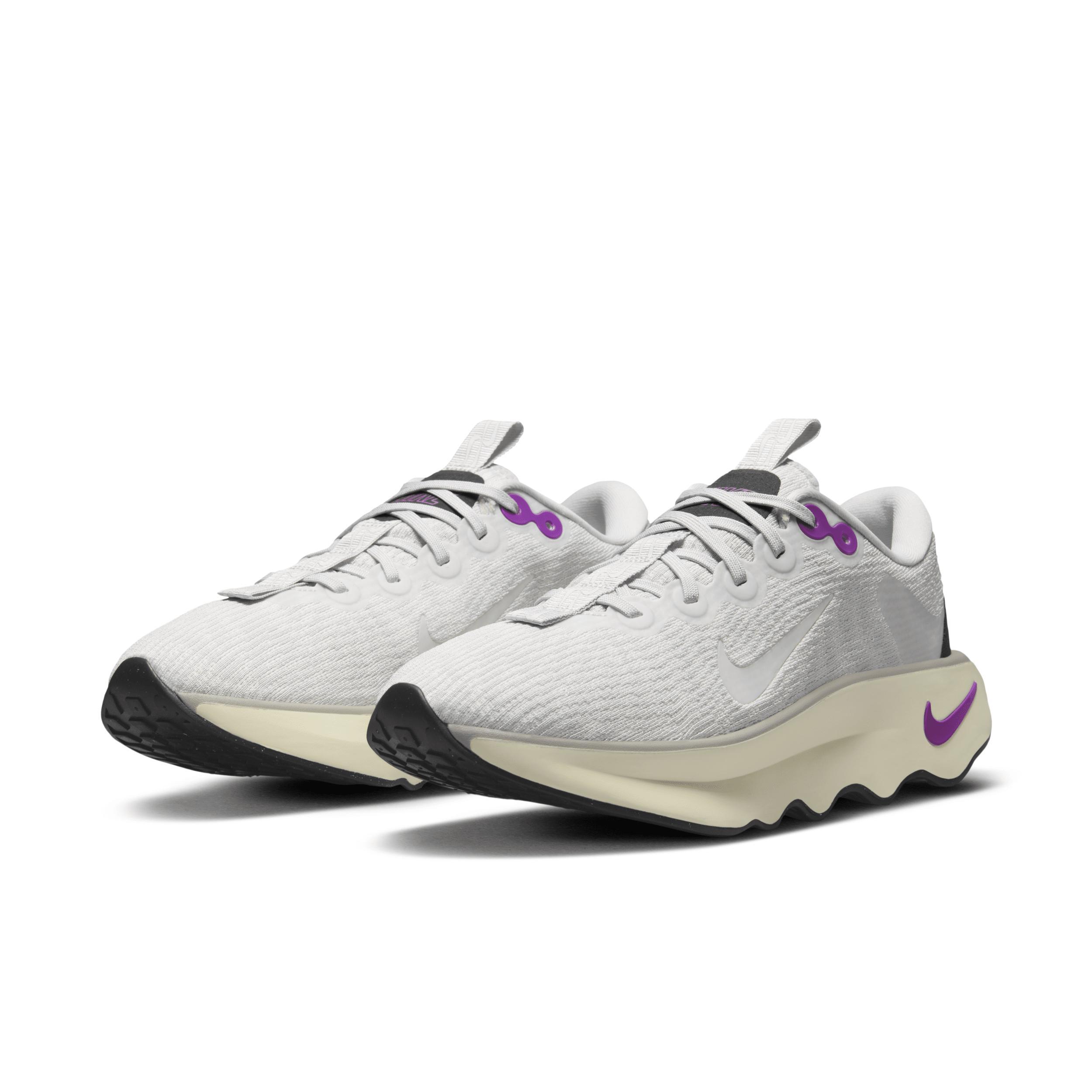 Nike Women's Motiva Walking Shoes Product Image