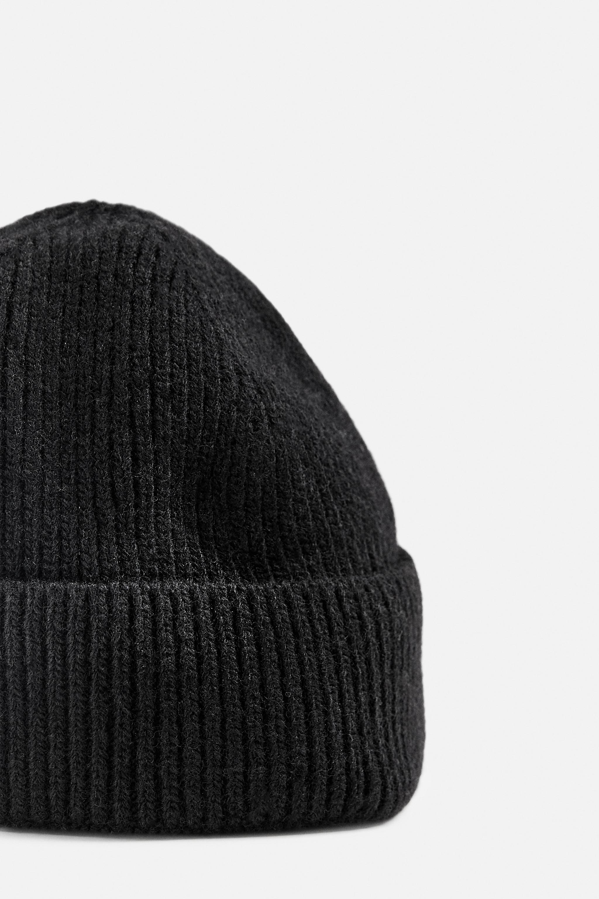 WOOL BLEND SHORT KNIT HAT Product Image