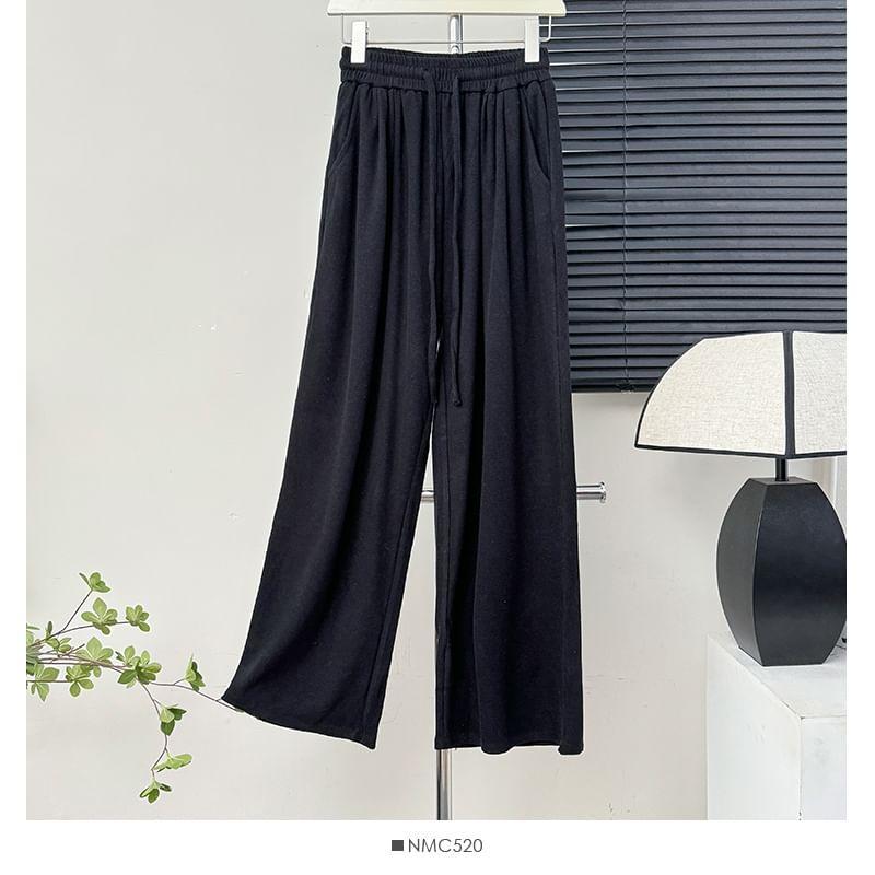 Drawstring-Waist Wide-Leg Sweatpants Product Image