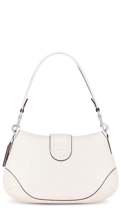 COACH Soho Tasche Aus Regenerativem Leder In Chalk Product Image