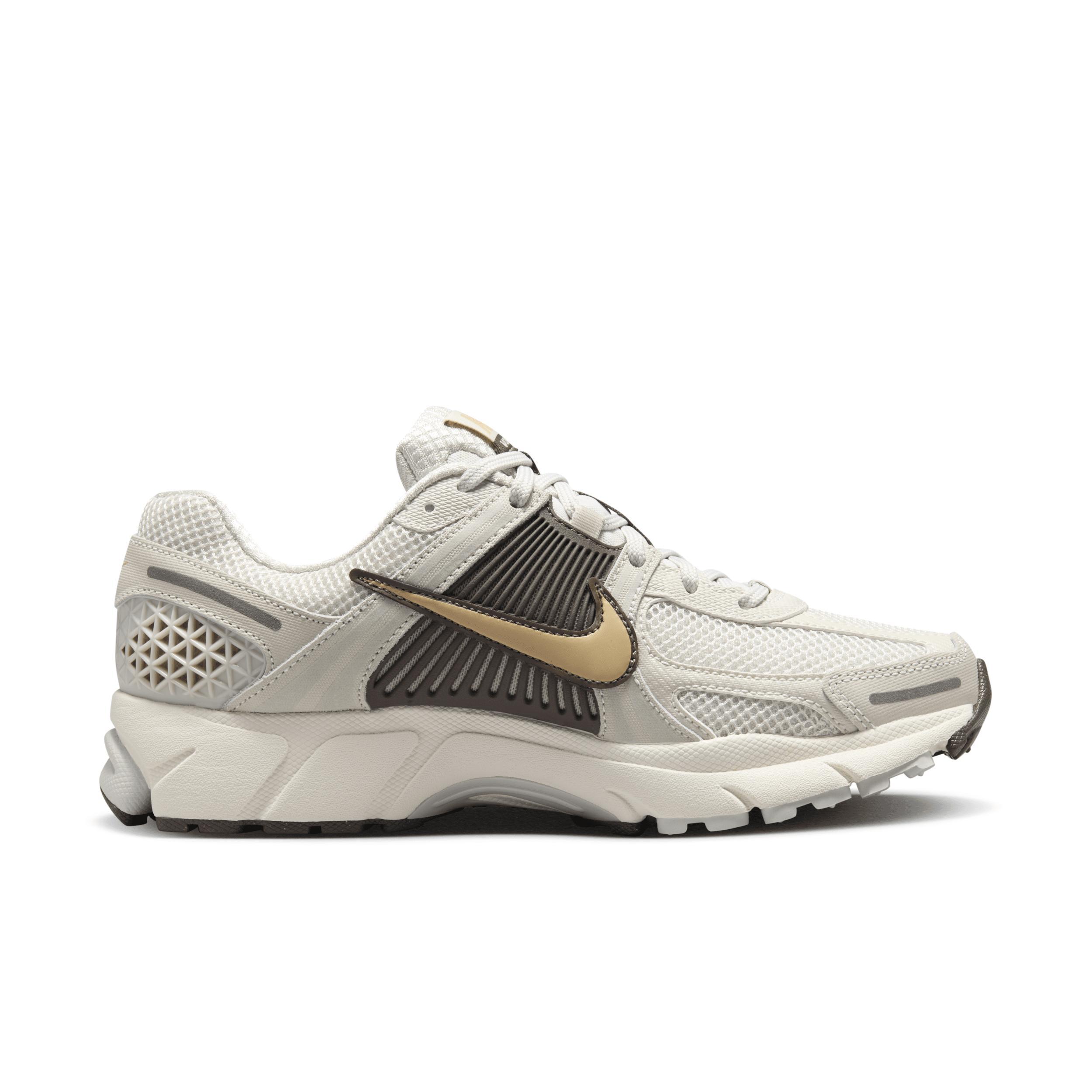 Nike Women's Zoom Vomero 5 Shoes Product Image