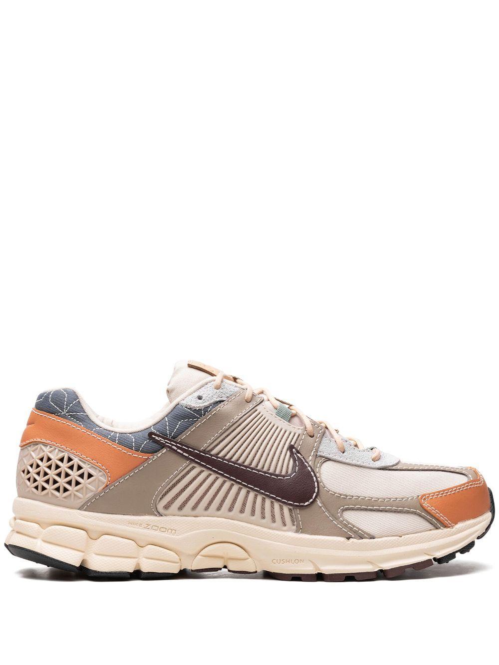 NIKE Zoom Vomero 5 In Brown Product Image