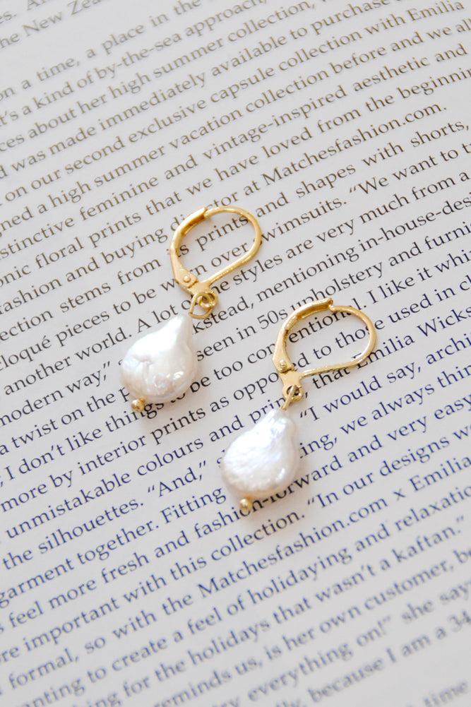 Whisper Of The Heart Earrings Gold And White Product Image