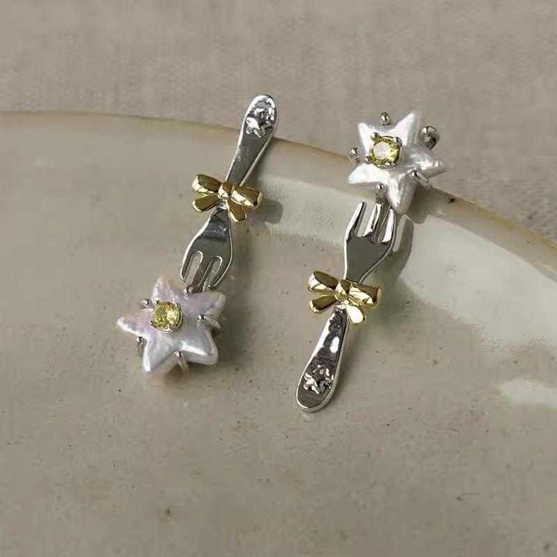 Rhinestone Star Fork Asymmetrical Stud Earring Product Image