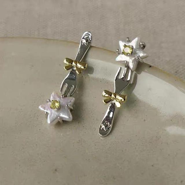 Rhinestone Star Fork Asymmetrical Stud Earring Product Image