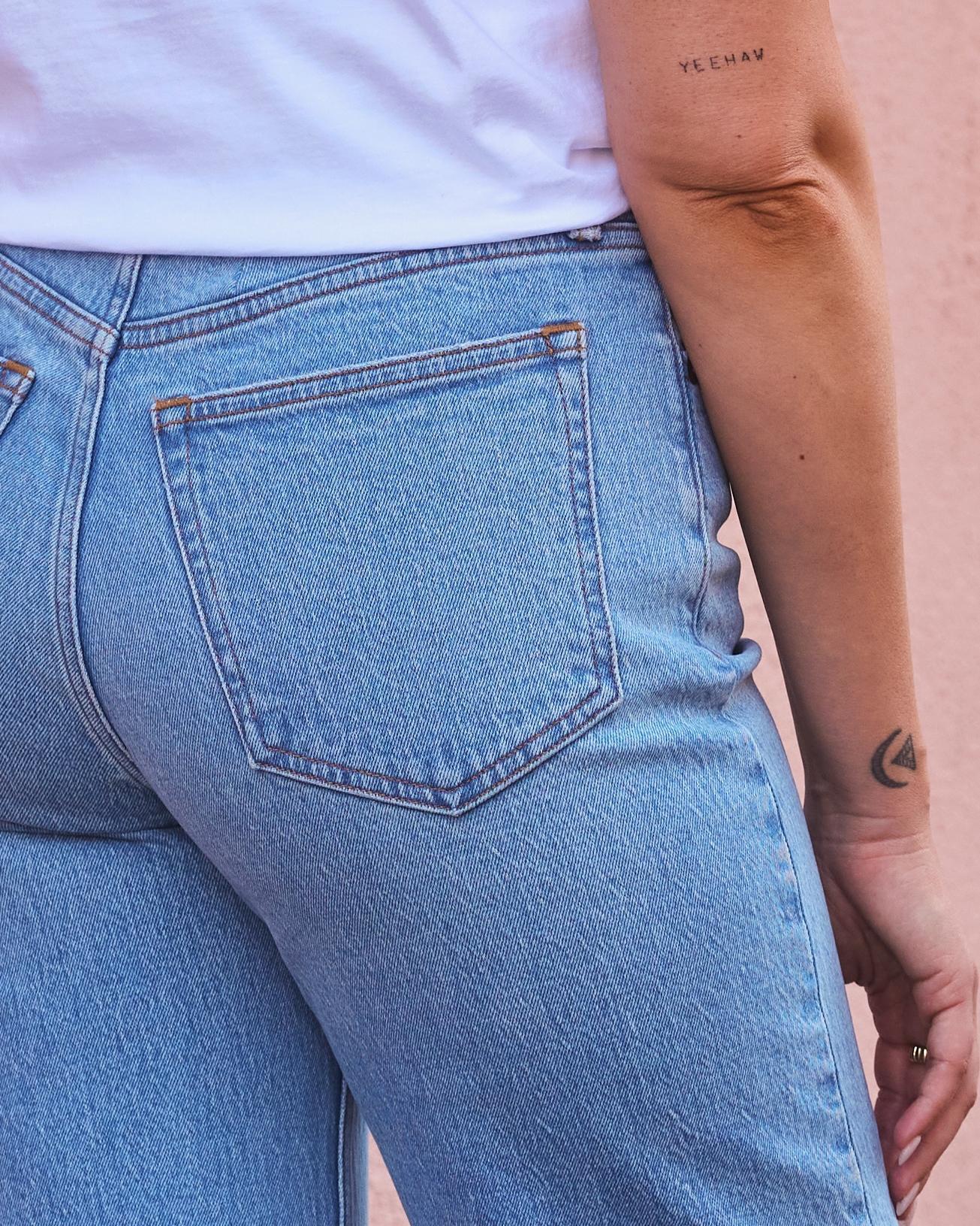 High Rise 90s Relaxed Jean Product Image