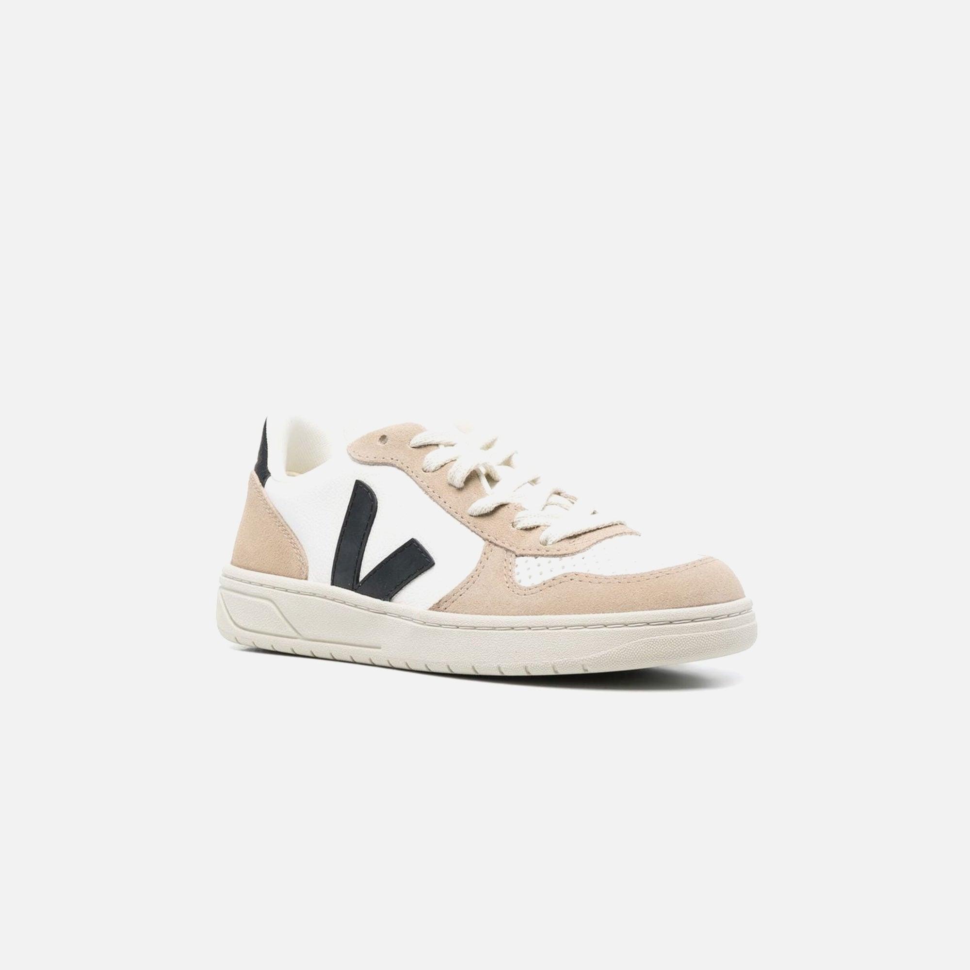 Veja V-10 - Extra White / Black Sahara Male Product Image