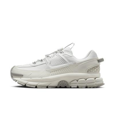 Nike Women's Zoom Vomero Roam Winterized Shoes Product Image