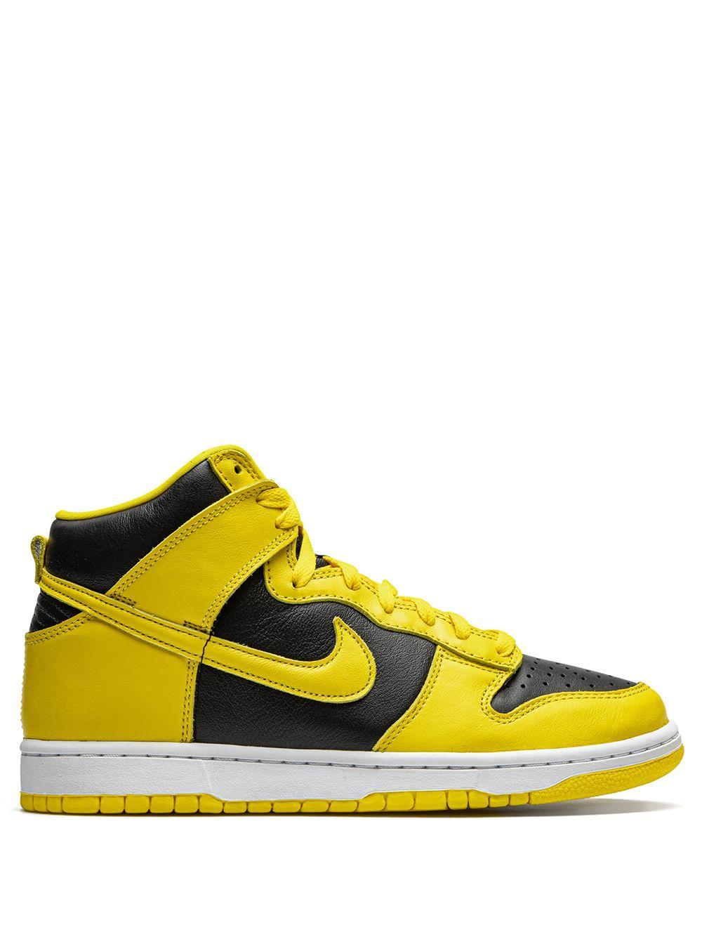 Wmns Dunk Hi Sneakers Black / Varsity Maize / White In Yellow Product Image