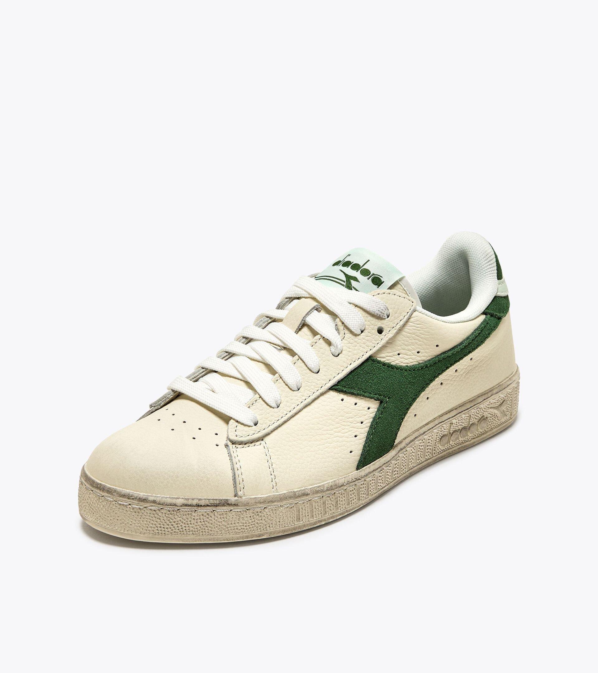 GAME L LOW WAXED SUEDE POP Product Image