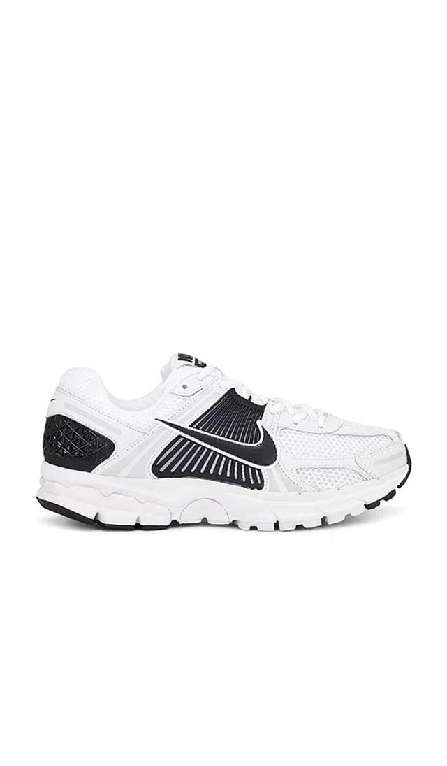 NIKE Zoom Vomero 5 In White  Black  Platinum Tint  & Metallic  Product Image