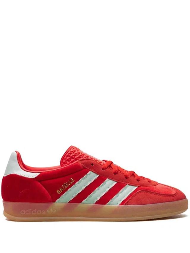 Gazelle Indoor Low In Red Product Image