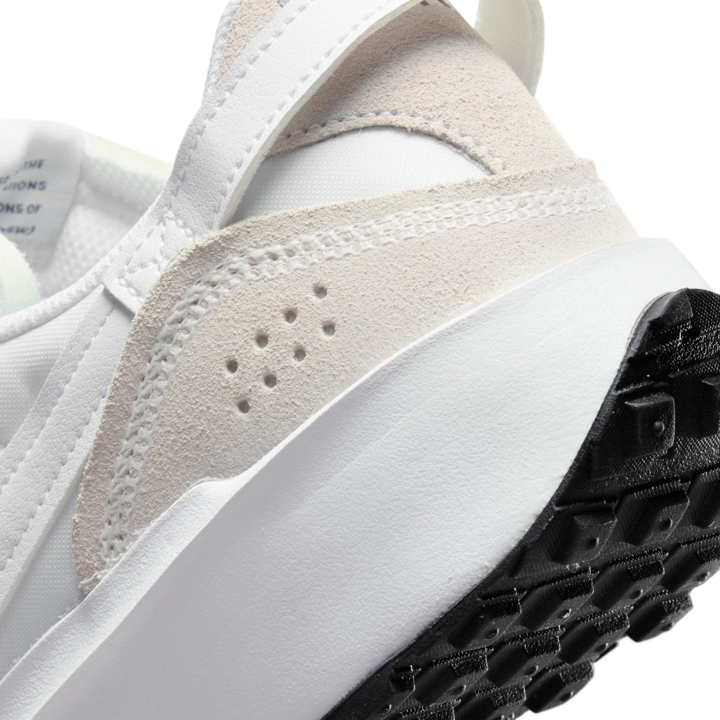 Nike Women's Waffle Debut Shoes Product Image