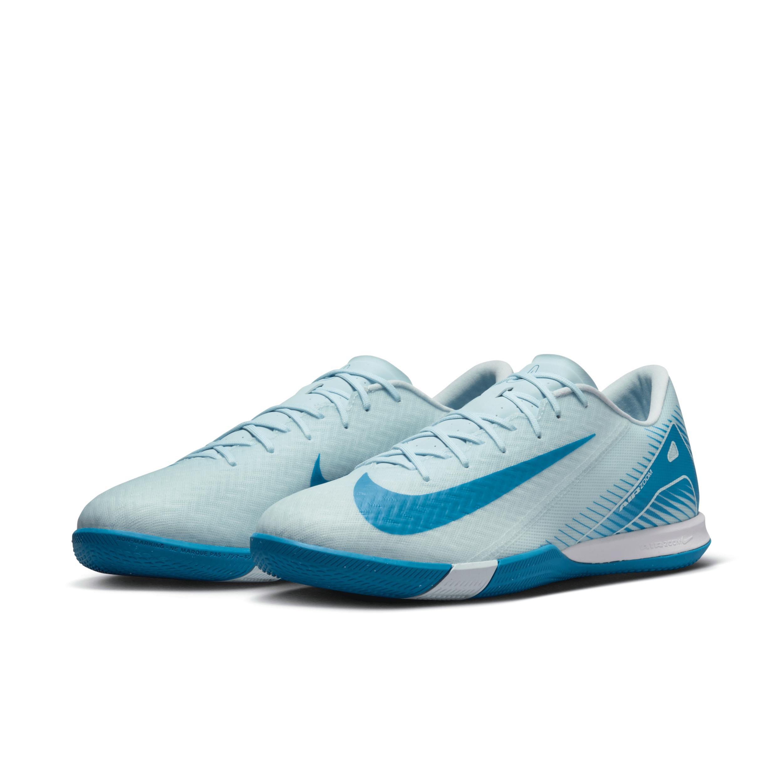 Nike Men's Mercurial Vapor 16 Academy IC Low-Top Soccer Shoes Product Image