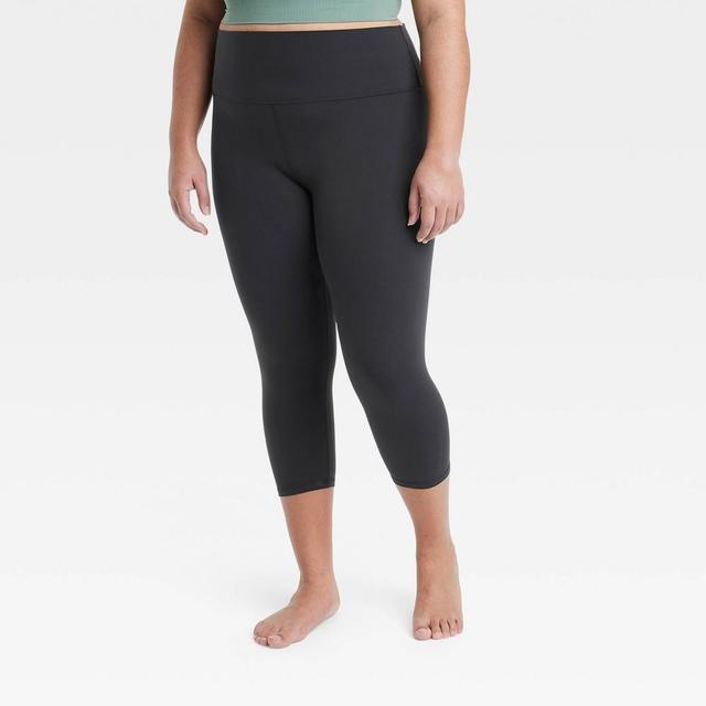 Womens Everyday Soft Ultra High-Rise Capri Leggings - All In Motion Product Image