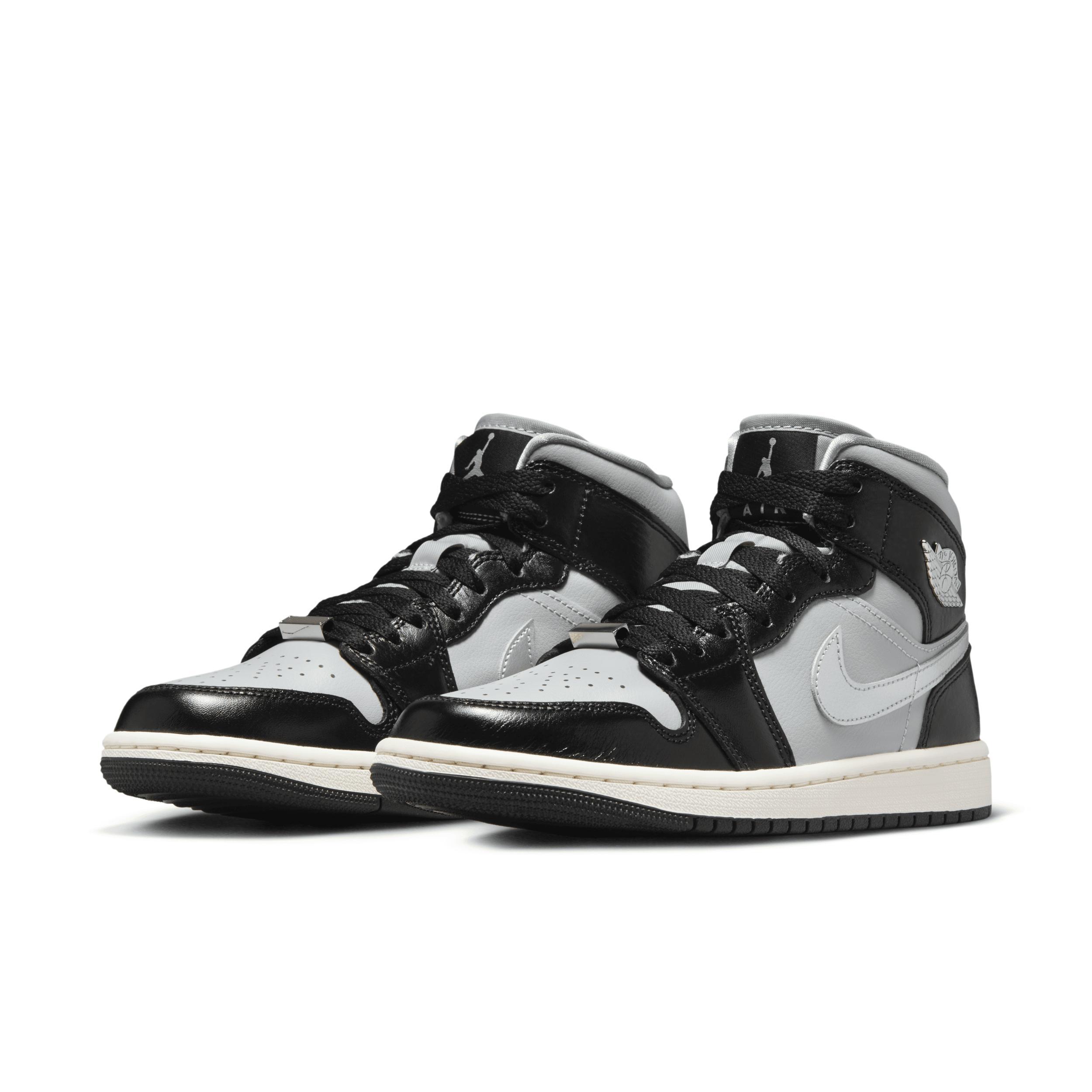 Women's Air Jordan 1 Mid SE Shoes Product Image