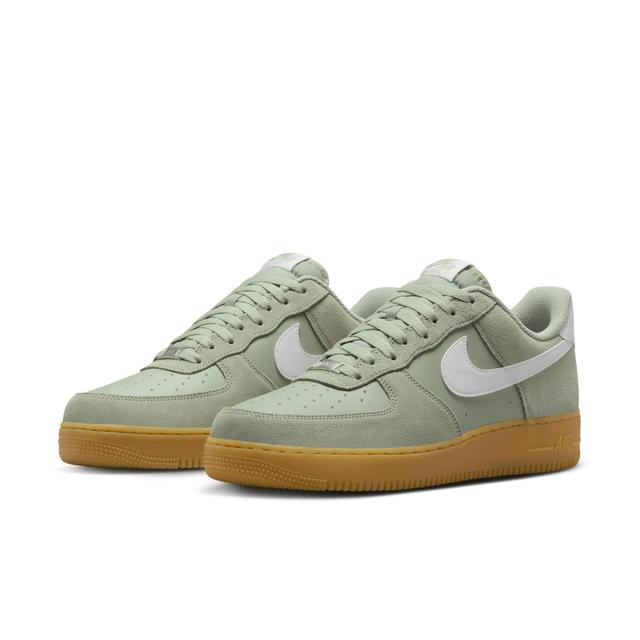 Nike Men's Air Force 1 '07 LV8 Shoes Product Image