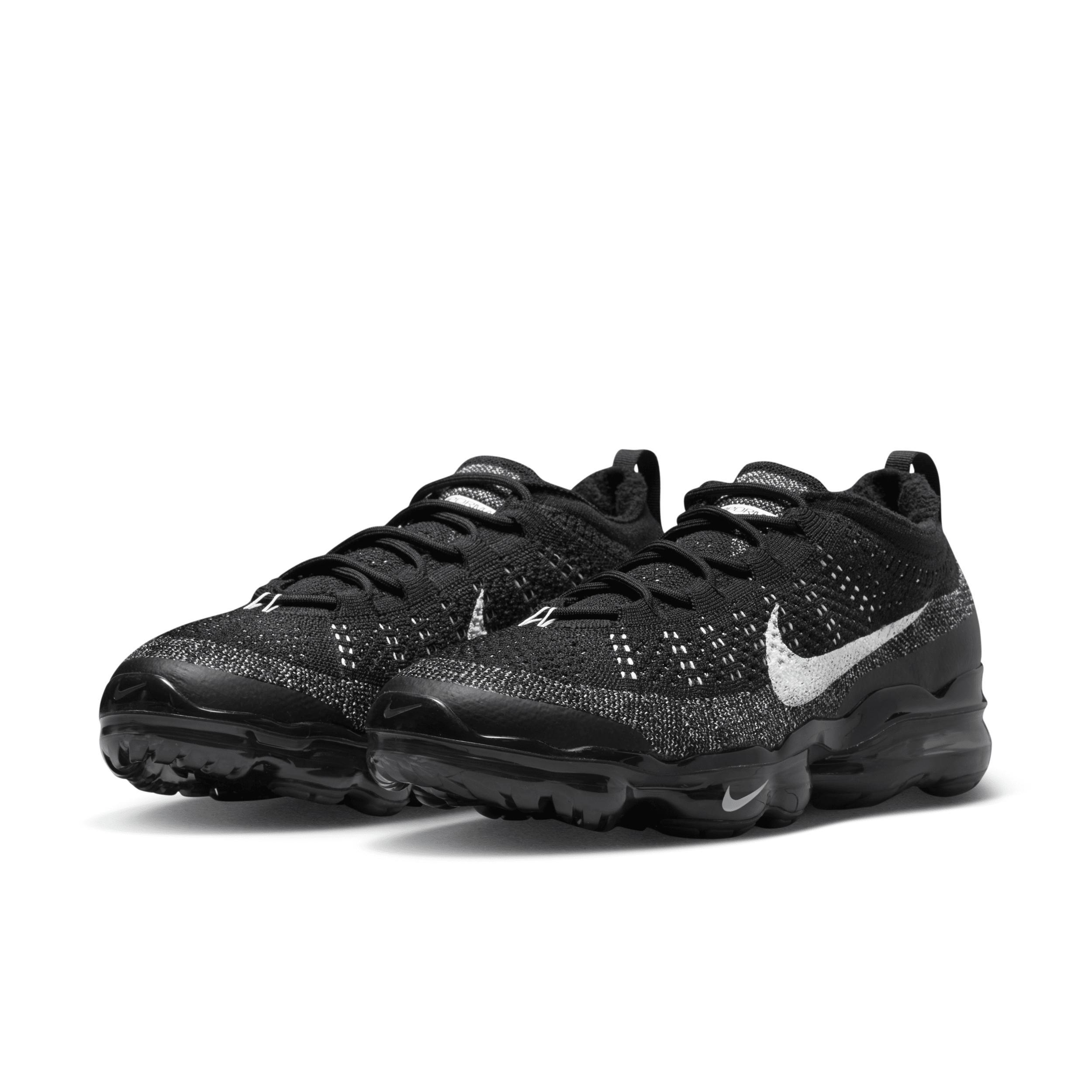 Nike Mens Air VaporMax 2023 Flyknit Running Shoes Product Image