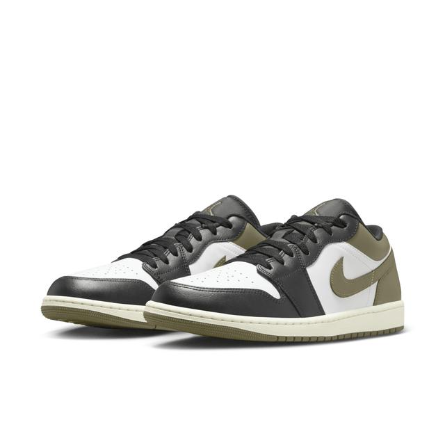 Mens Air Retro 1 Low Casual Shoes Product Image