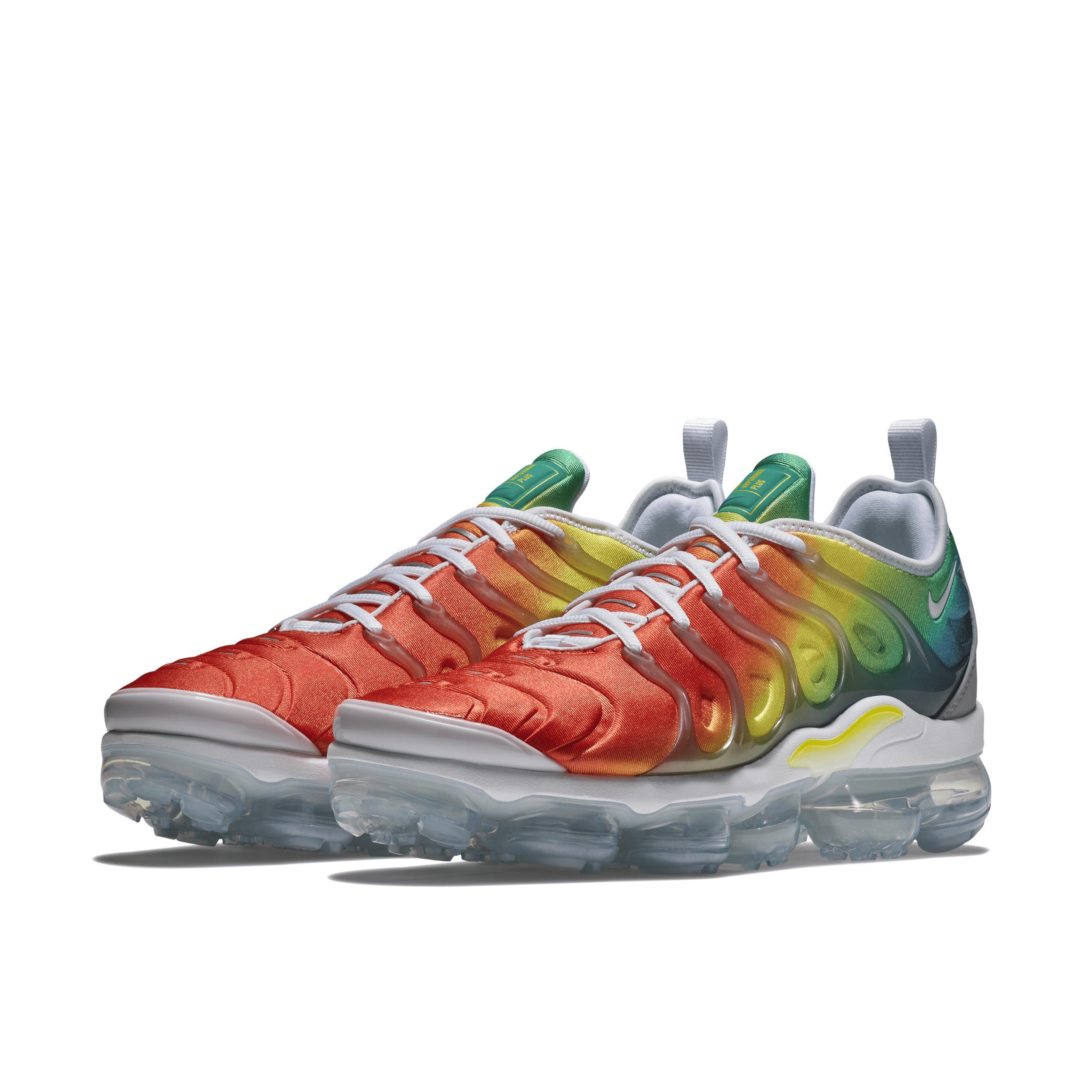 Nike Mens Air VaporMax Plus Shoes Product Image