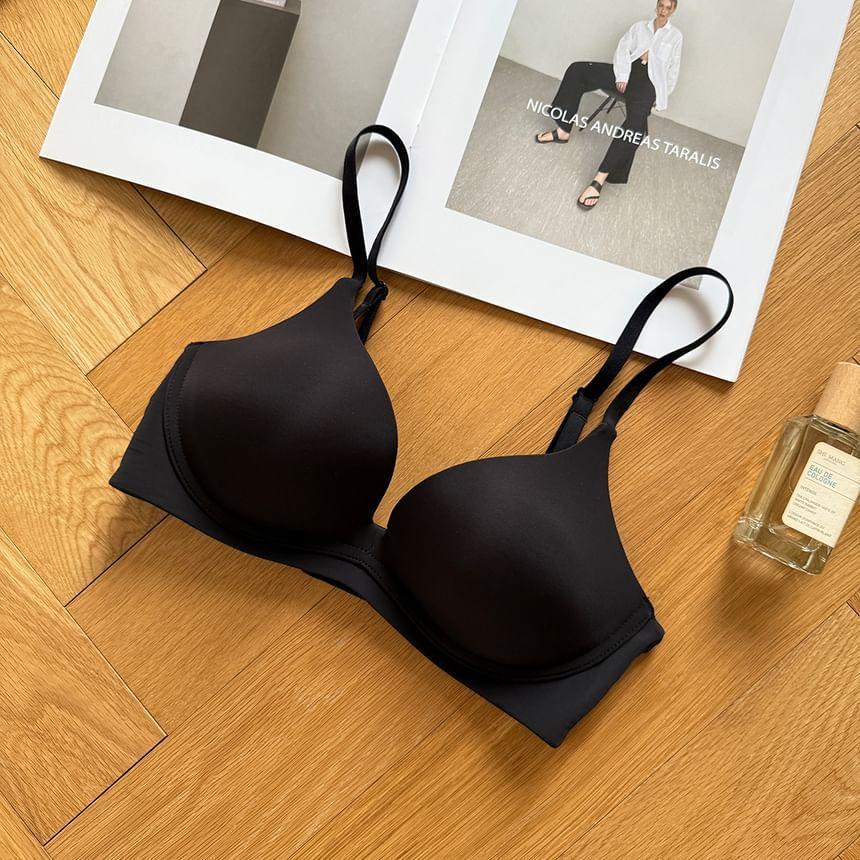 Plain Wireless Push Up Bra Product Image