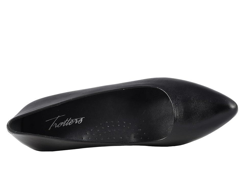 Trotters Kari Pointy Toe Pump Product Image