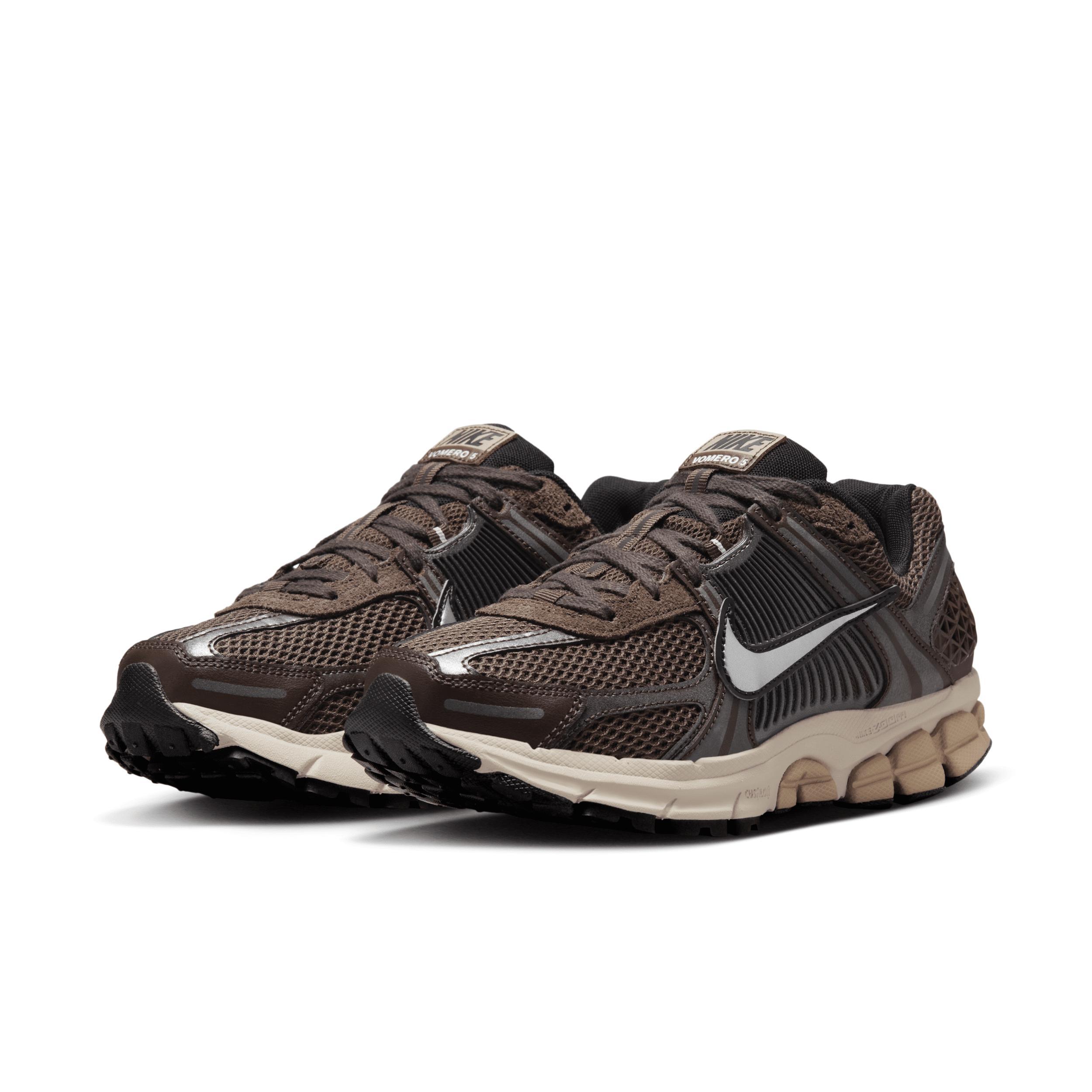 Nike Women's Zoom Vomero 5 Shoes Product Image