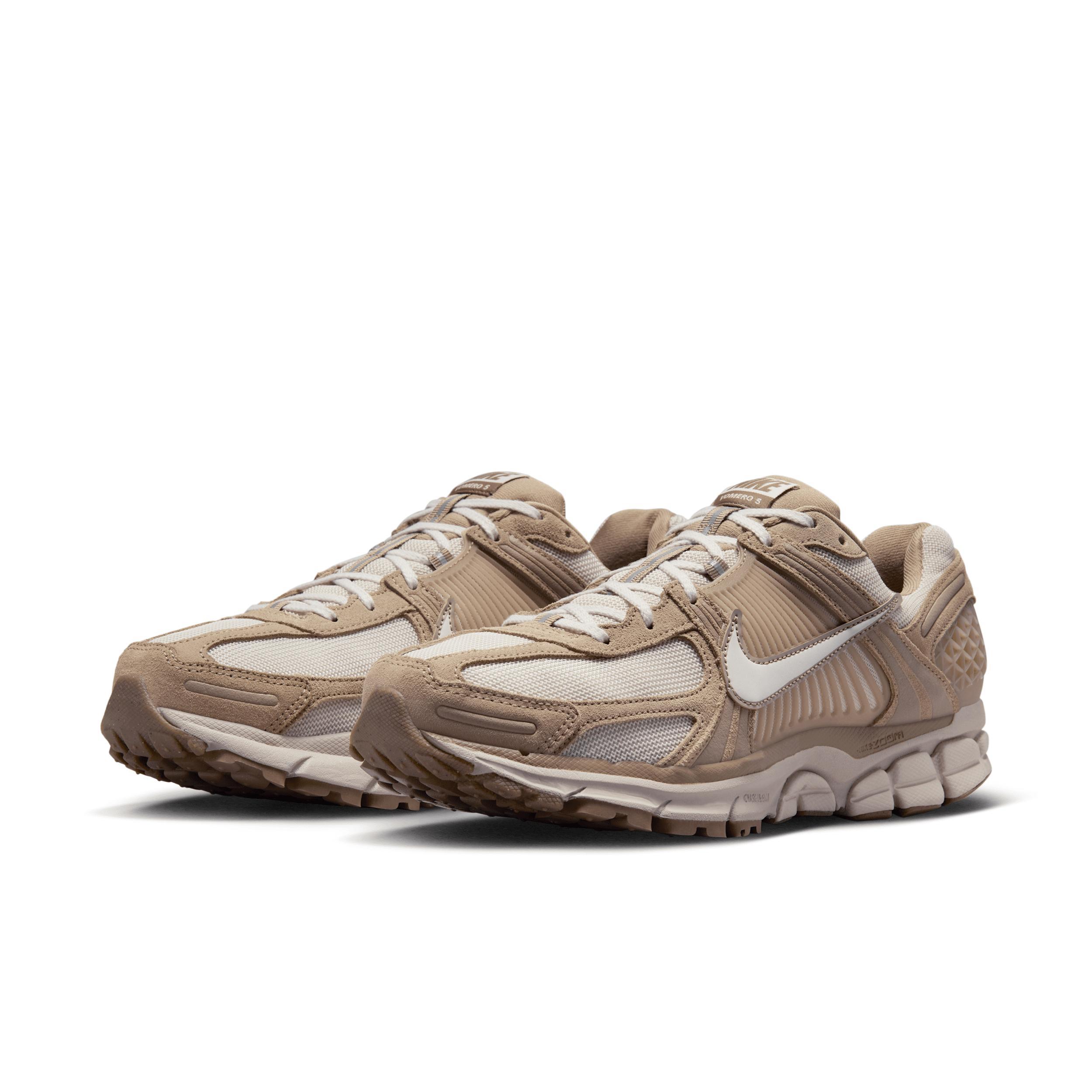 Nike Men's Zoom Vomero 5 Shoes Product Image