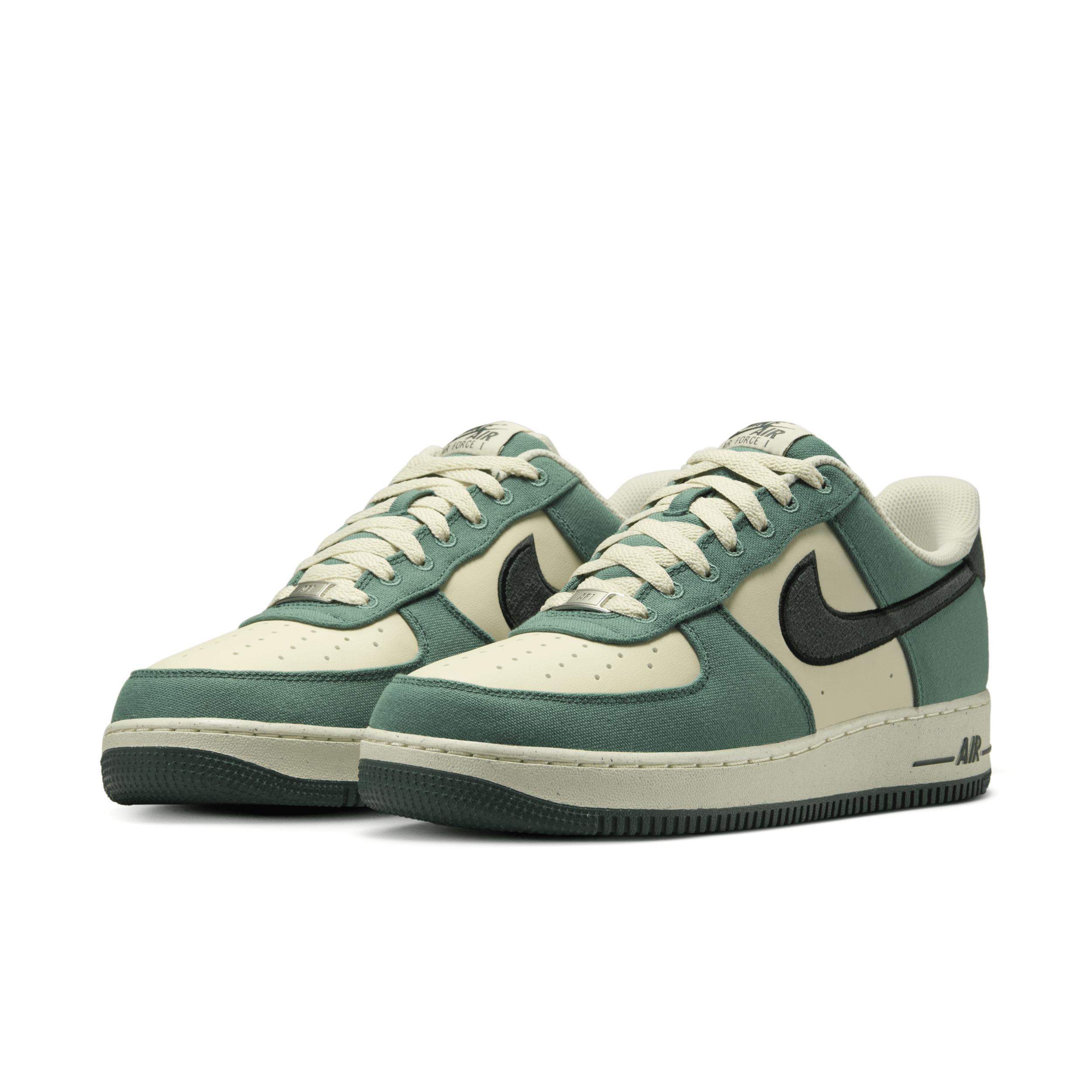 Nike Men's Air Force 1 '07 LV8 Shoes Product Image