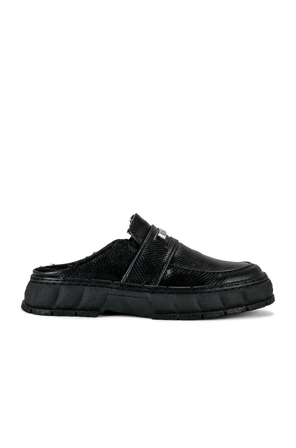 Viron Loafer in Black Product Image