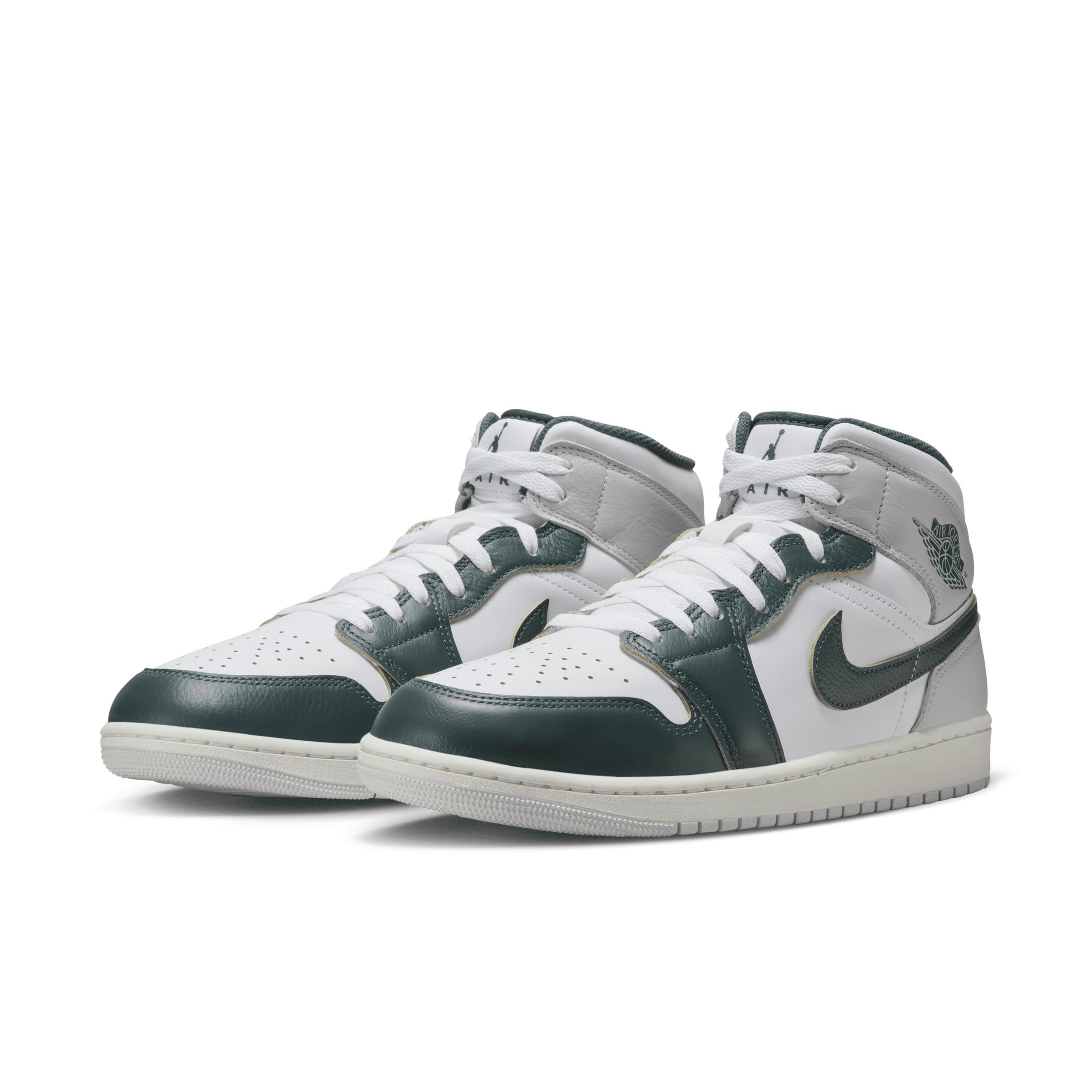 Men's Air Jordan 1 Mid SE Shoes Product Image