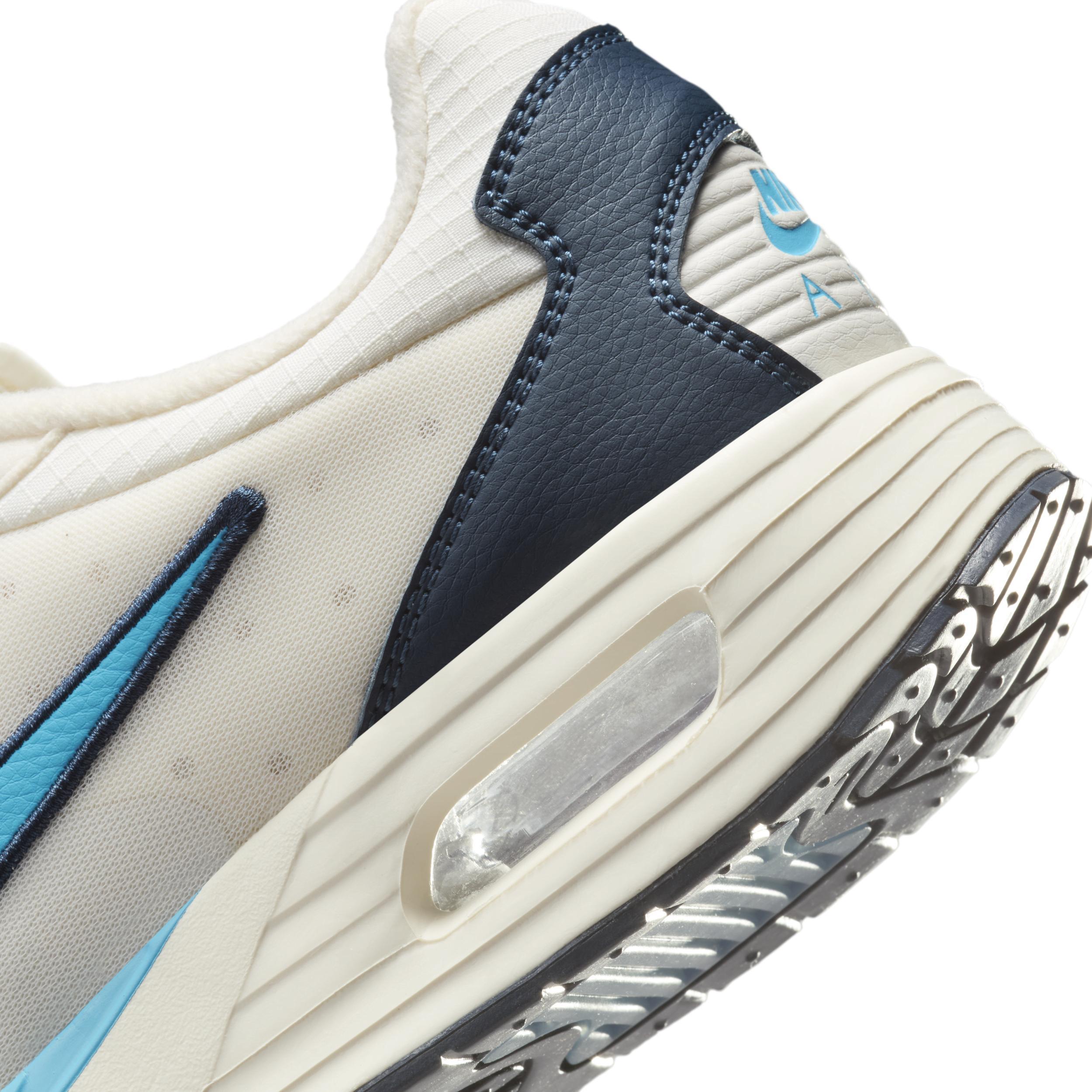 Nike Men's Air Max Solo Shoes Product Image