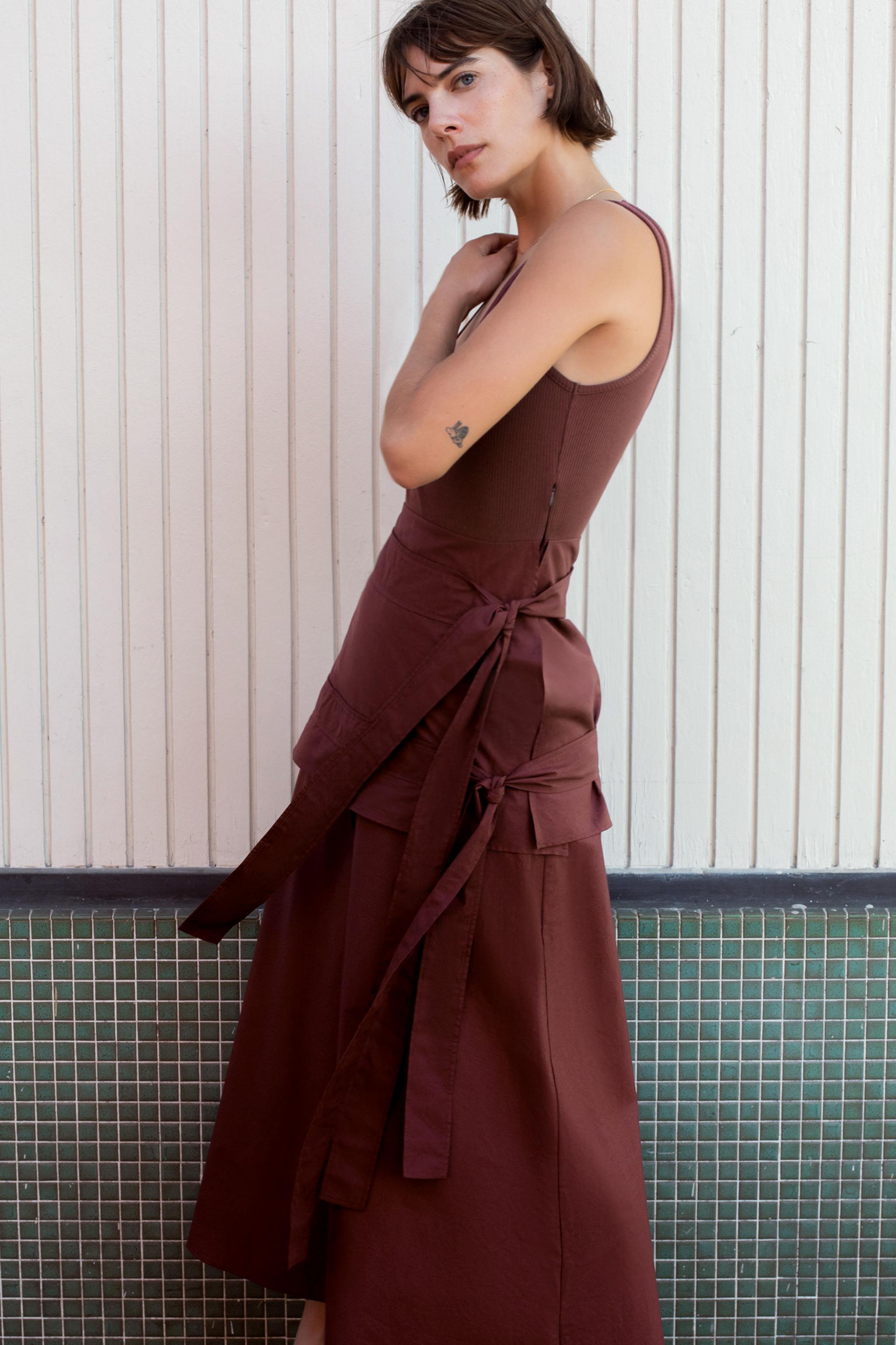 CONTRASTING MIDI DRESS product image