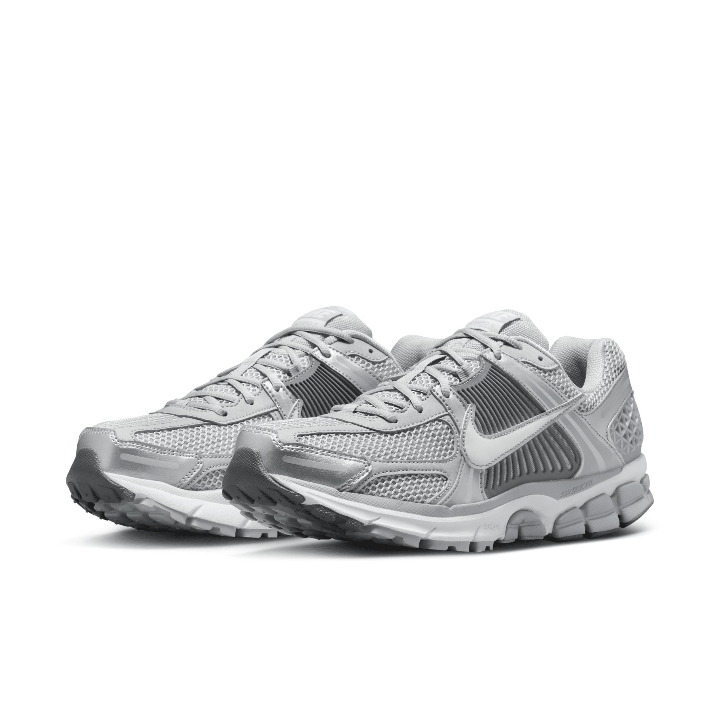 Nike Men's Zoom Vomero 5 Shoes Product Image