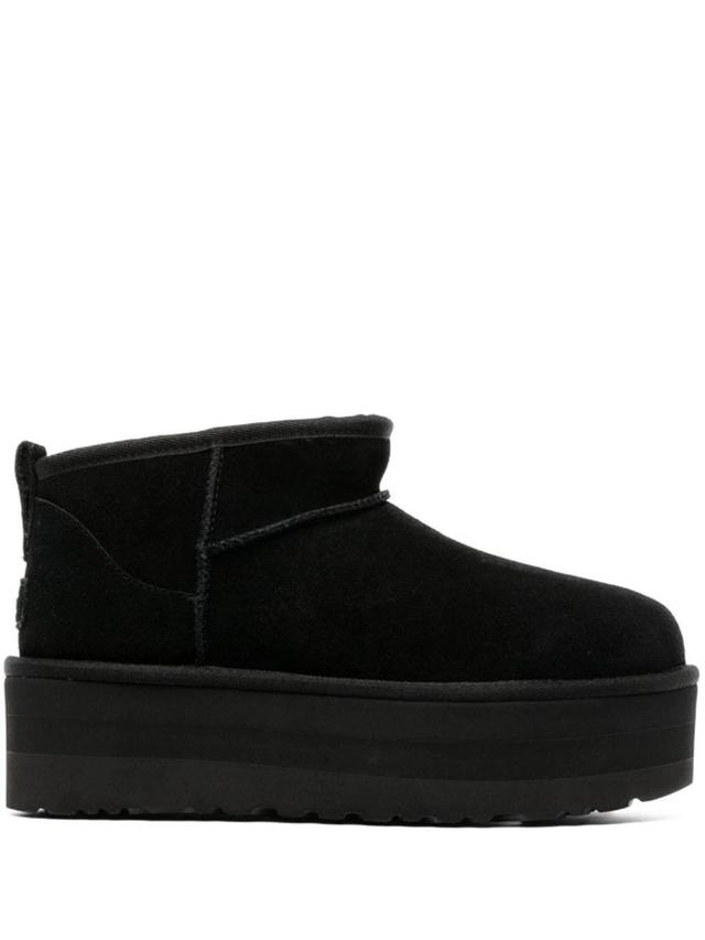 Classic Ultra Mini Platform Femme Aus Shearling In Black Product Image