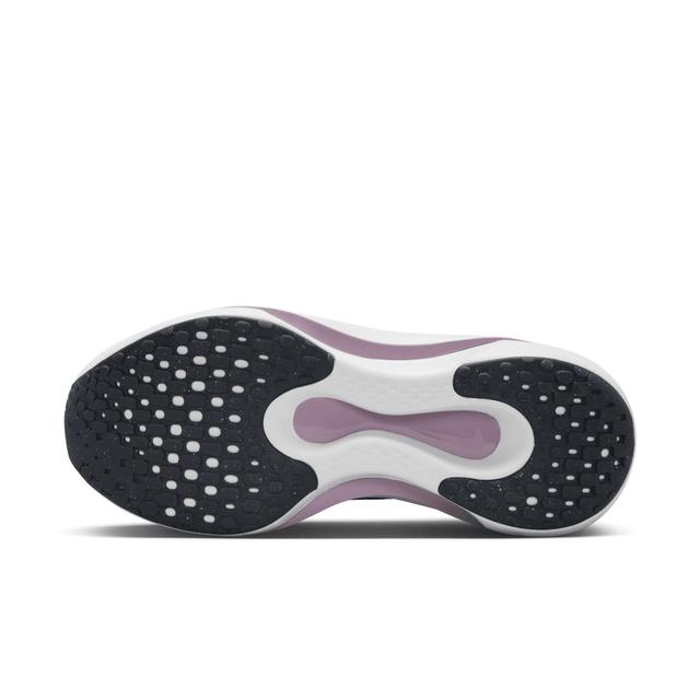 Nike Women's Reina EasyOn Shoes Product Image