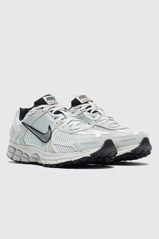 Nike Women's Air Zoom Vomero 5 'Light Silver Chrome' Sneakers - FN6742-001 Product Image