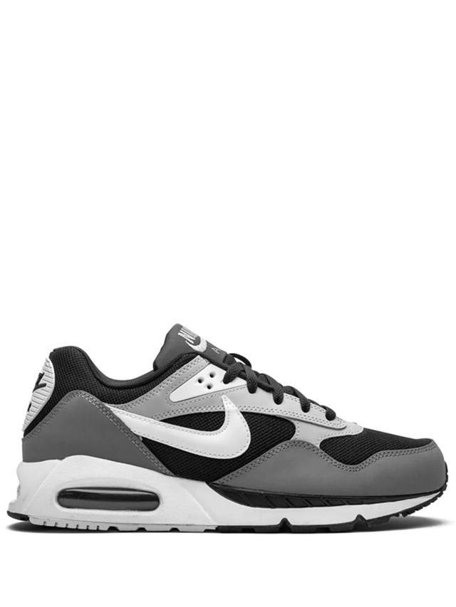 Air Max Correlate Low-top Sneakers In Black Product Image