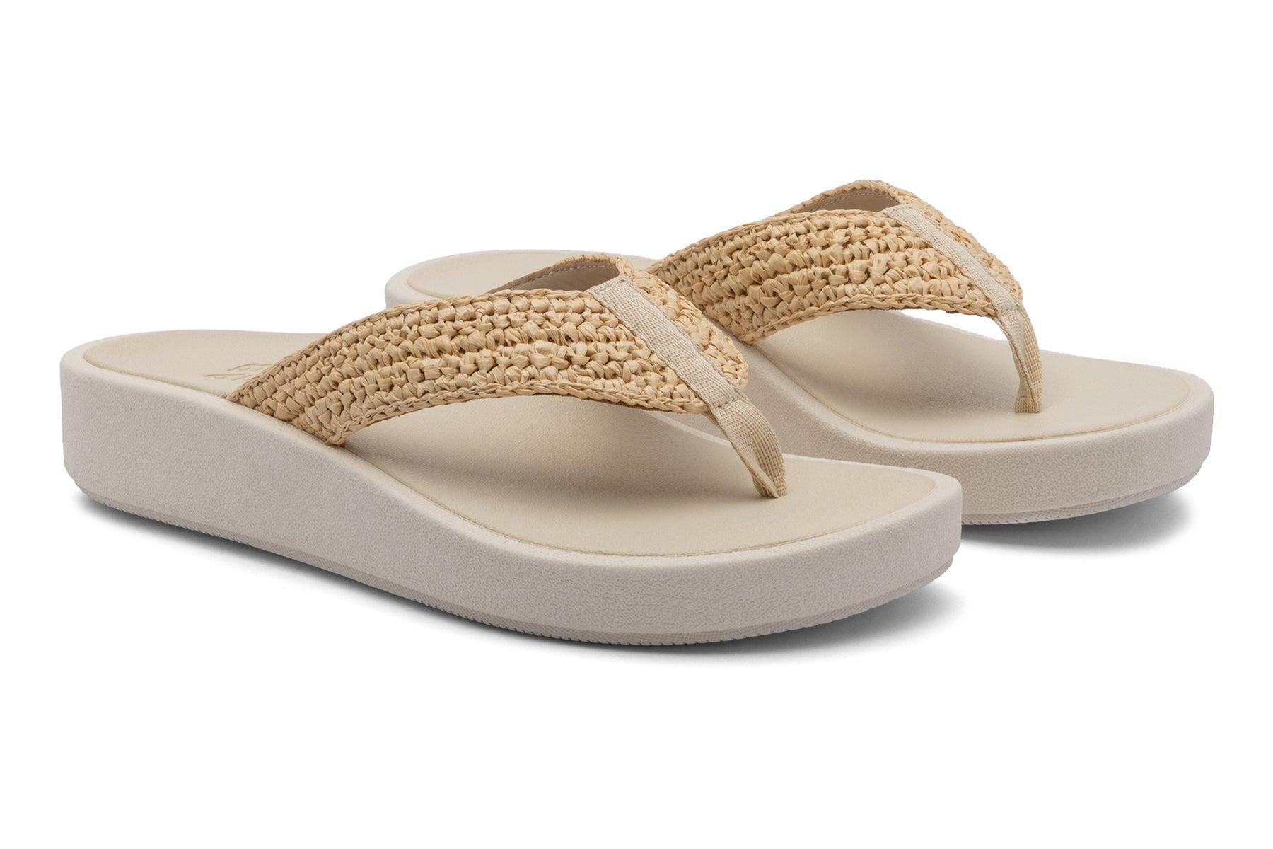 Paseo Thong Sandal Female Product Image