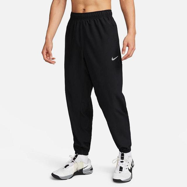 Nike Men's Form Dri-FIT Tapered Versatile Pants Product Image