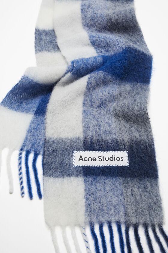 Mohair checked scarf Product Image