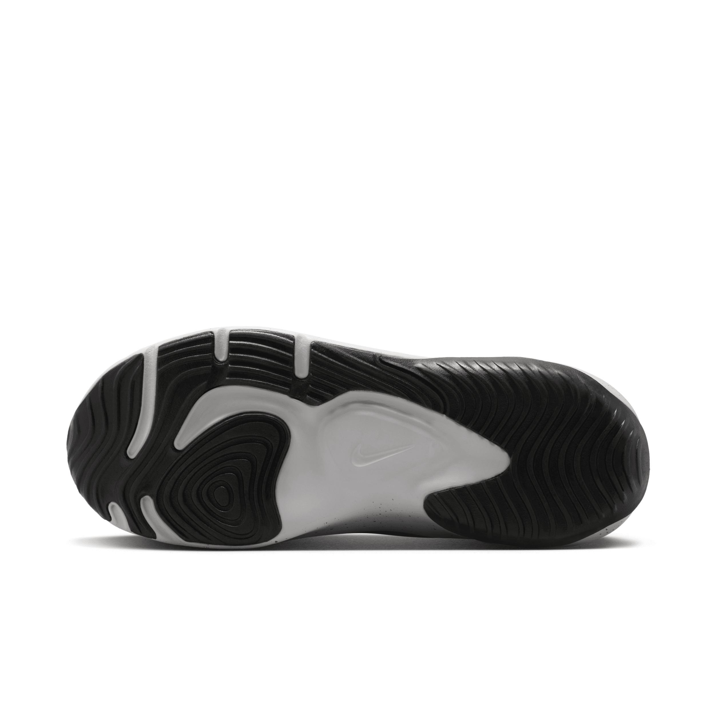 Legend Essential 3 Nn Sneakers In Black And White Product Image