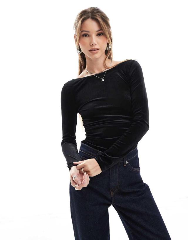 Pull&Bear long sleeved velvet bodysuit in black Product Image