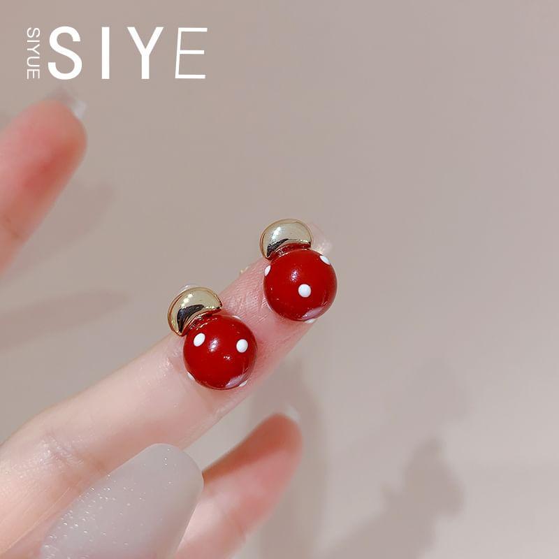 Dotted Bead Stud Earring Product Image