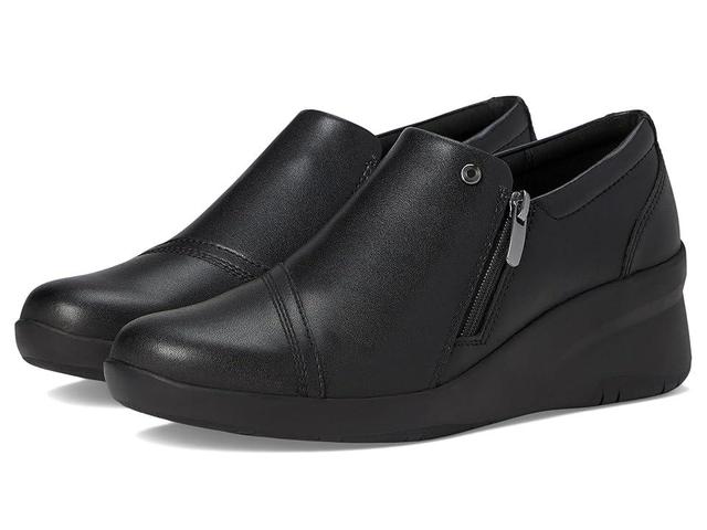 Clarks Suttyn Zip Leather) Women's Flat Shoes Product Image