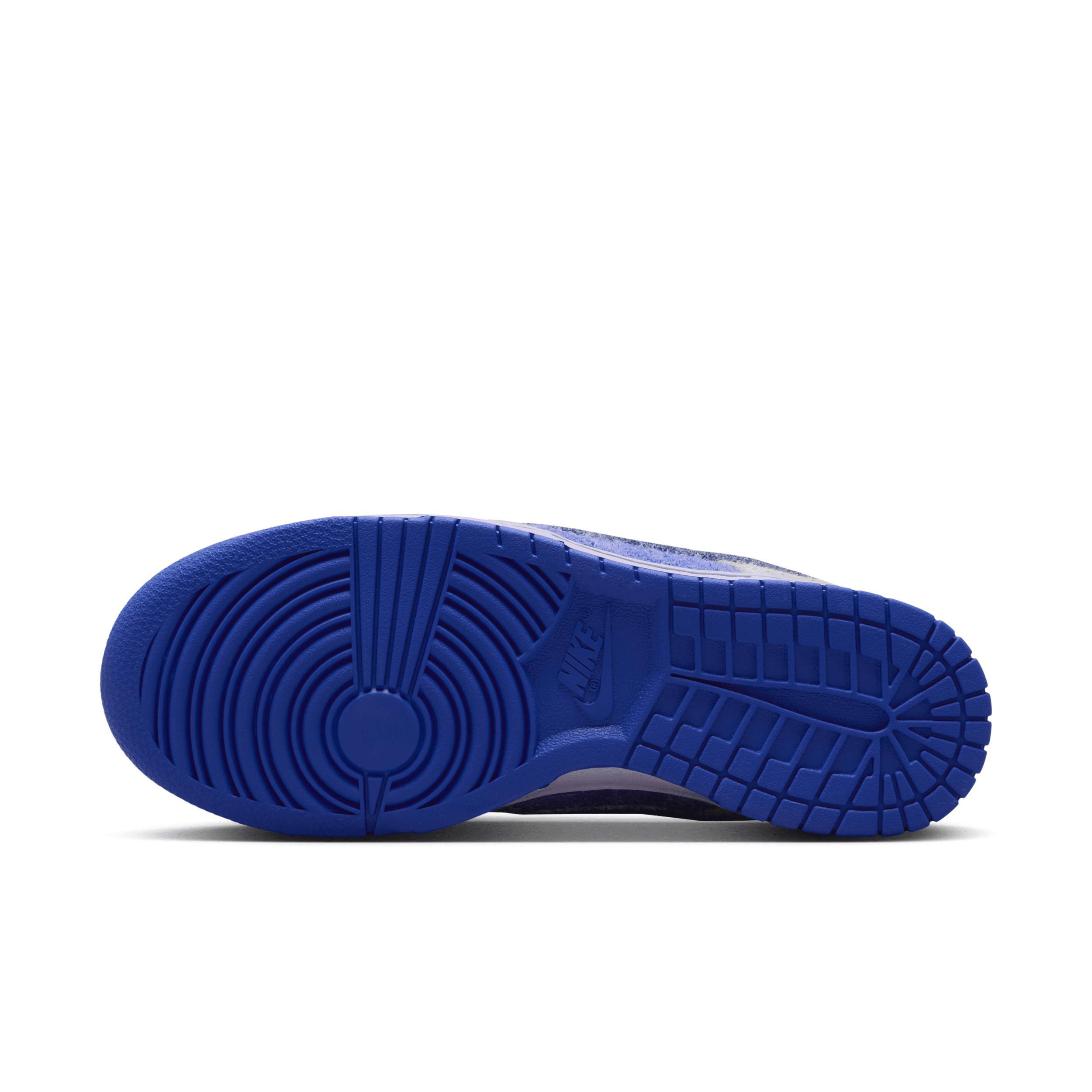 Nike Women's Dunk Low SE Shoes Product Image