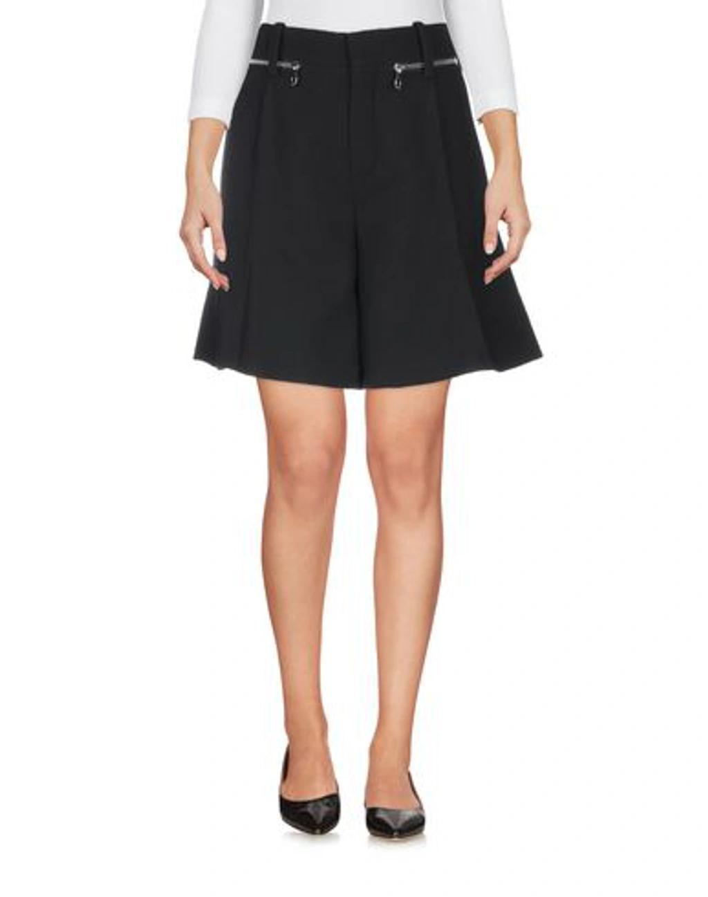 CHLOÉ Woman Shorts & Bermuda Shorts Black Size 2 Virgin Wool Product Image