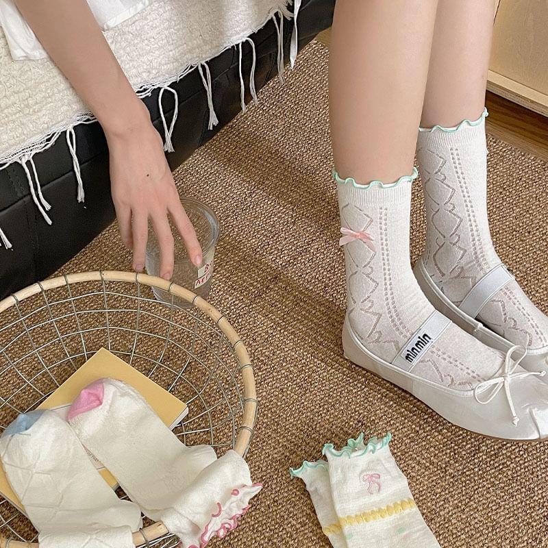 Lettuce Edge Socks Product Image