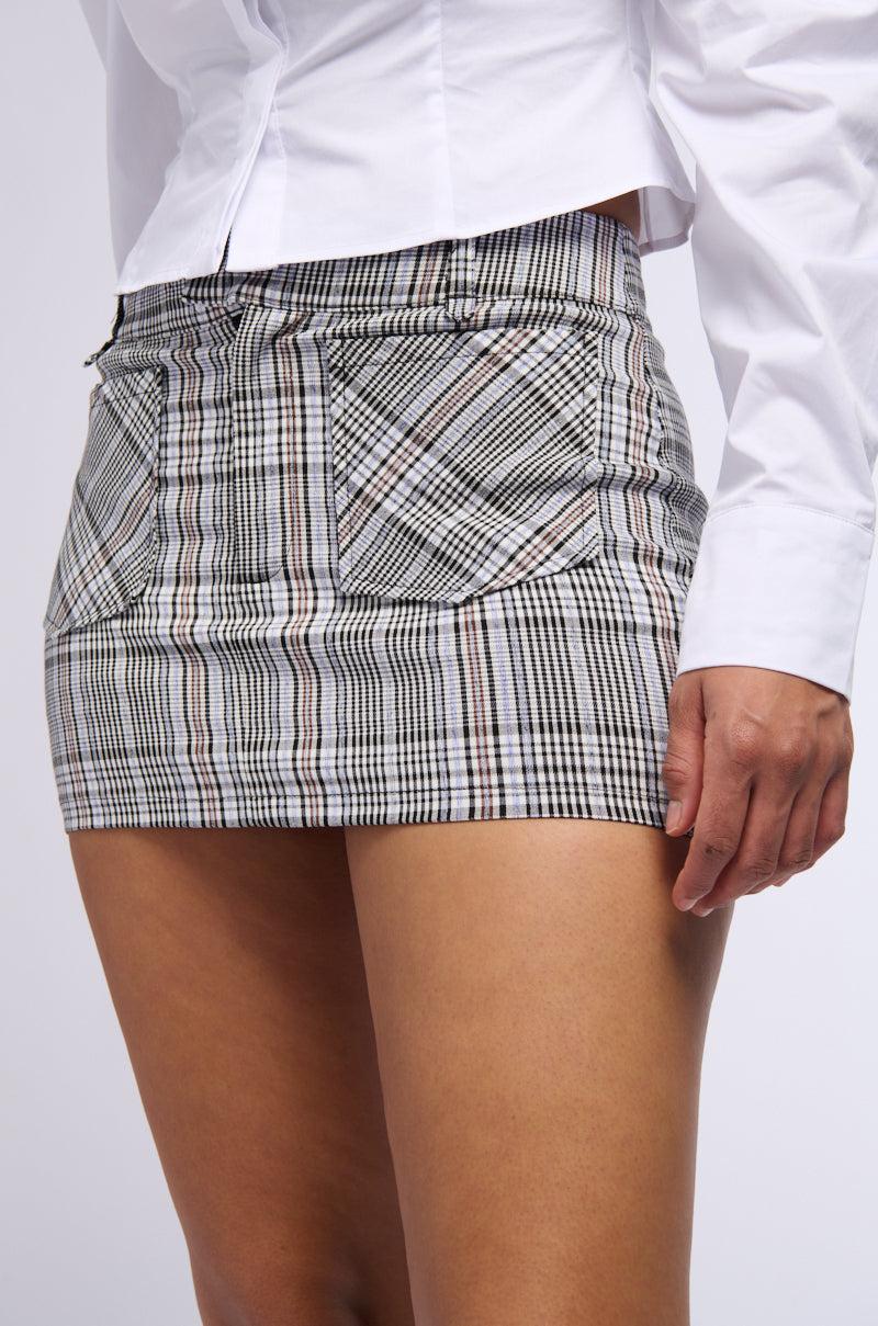 RUSHING BACK PLAID MINI SKIRT Product Image