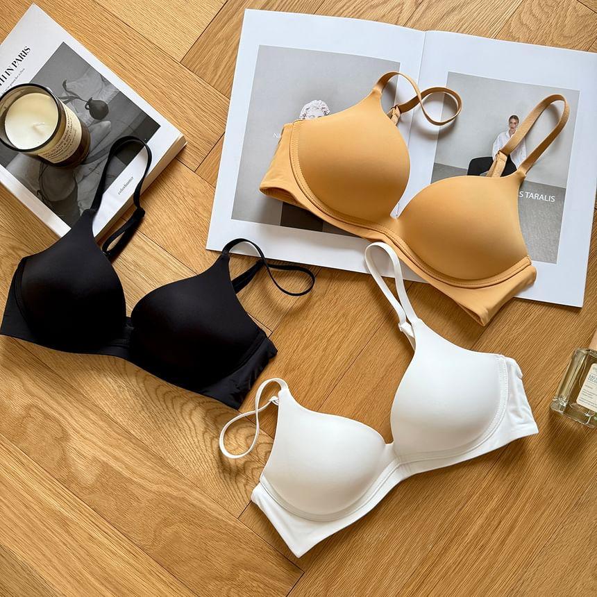 Plain Wireless Push Up Bra Product Image